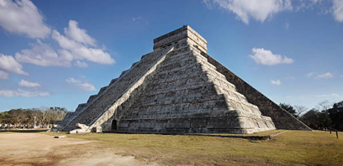 Cristina Mystical Lifestyle Chichen-Itza